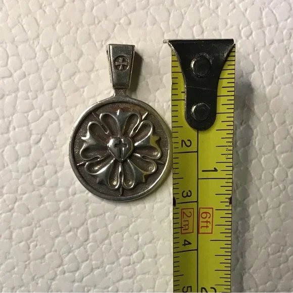 LUTHER ROSE SEAL PENDANT - Picture 4 of 5